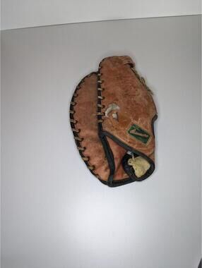 Vintage Winmore Sports Equipment Professional Made in Canada Catchers Mitt 12"LH